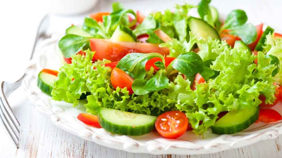 Fresh vegetable salad for weight loss
